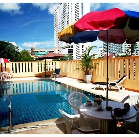 Soi2Inn Pattaya Exterior foto